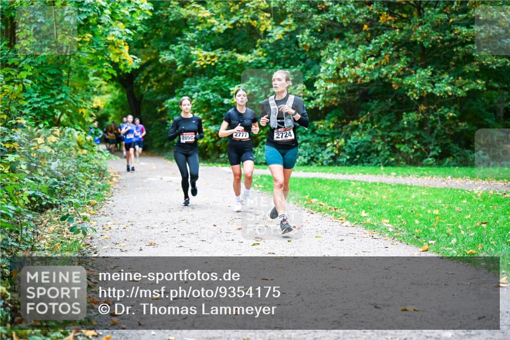 12.10.2025 - Bramfelder Halbmarathon 2025 Dr. Thomas Lammeyer http://msf.ph/oto/9354175 12.10.2025 10:49:28 Laufen 205, 2777, 2724 meine-sportfotos.de