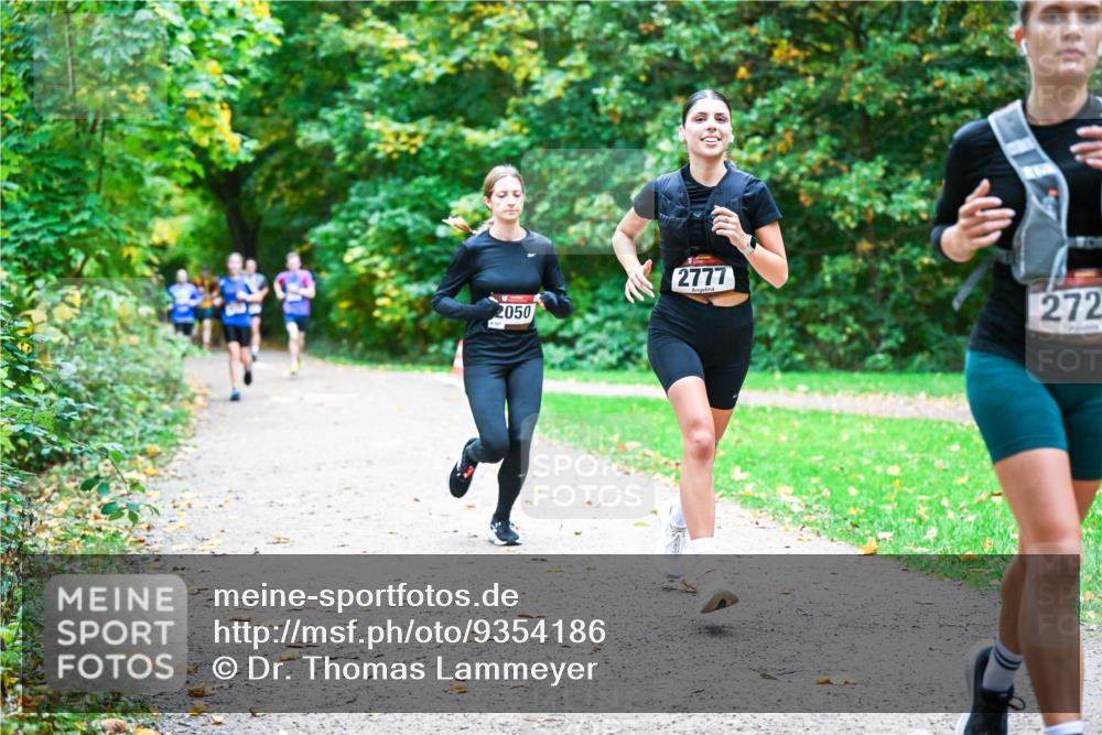 12.10.2025 - Bramfelder Halbmarathon 2025 Dr. Thomas Lammeyer http://msf.ph/oto/9354186 12.10.2025 10:49:30 Laufen 2050, 2777, 272 meine-sportfotos.de