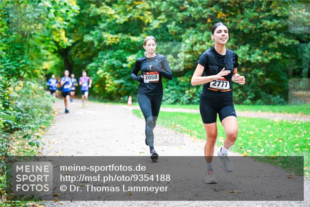 12.10.2025 - Bramfelder Halbmarathon 2025 Dr. Thomas Lammeyer http://msf.ph/oto/9354188 12.10.2025 10:49:30 Laufen 2050, 2777 meine-sportfotos.de