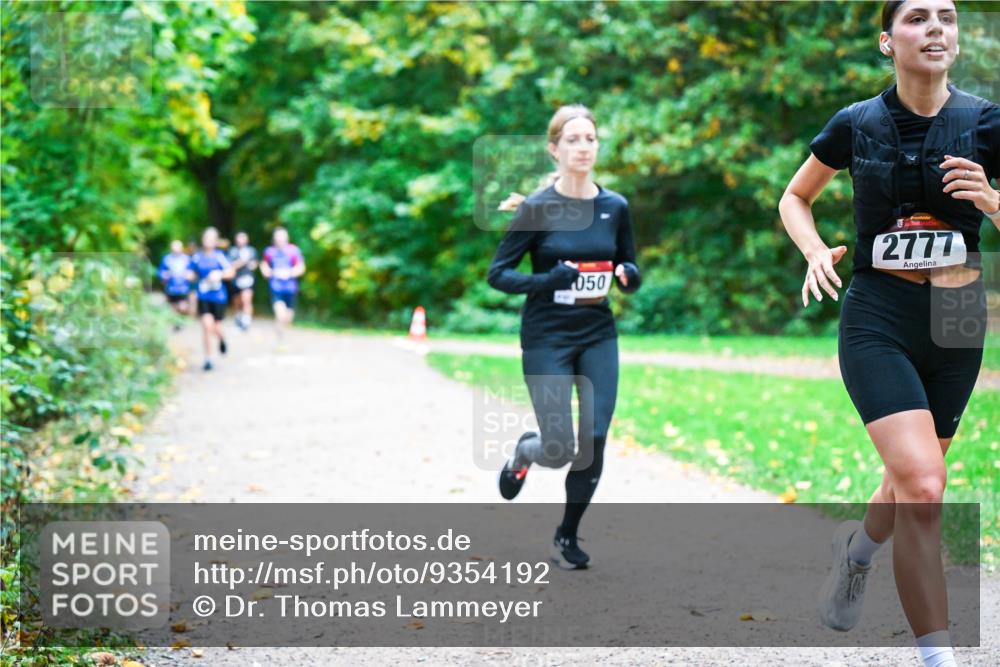 12.10.2025 - Bramfelder Halbmarathon 2025 Dr. Thomas Lammeyer http://msf.ph/oto/9354192 12.10.2025 10:49:31 Laufen 050, 2777 meine-sportfotos.de