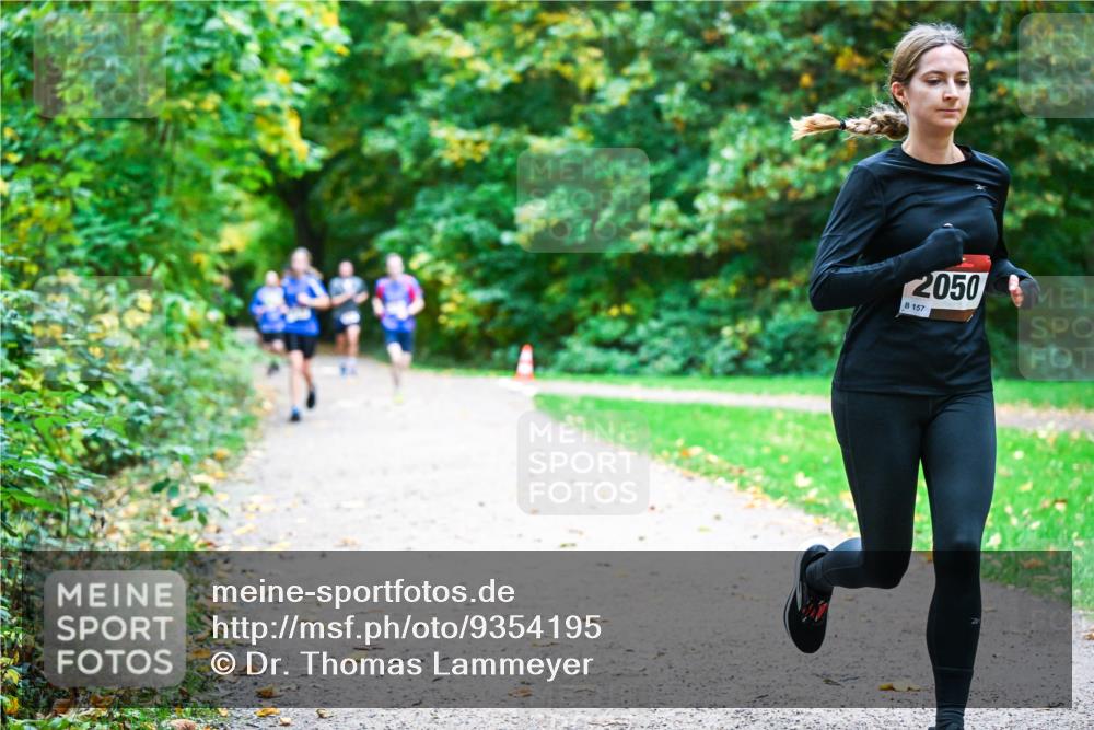 12.10.2025 - Bramfelder Halbmarathon 2025 Dr. Thomas Lammeyer http://msf.ph/oto/9354195 12.10.2025 10:49:32 Laufen 2050, 157 meine-sportfotos.de