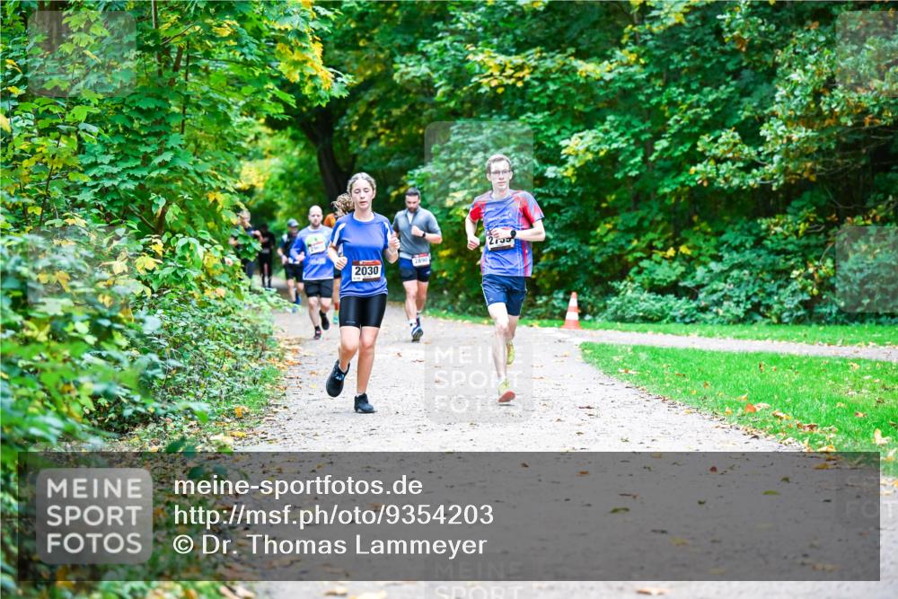 12.10.2025 - Bramfelder Halbmarathon 2025 Dr. Thomas Lammeyer http://msf.ph/oto/9354203 12.10.2025 10:49:34 Laufen 2890, 2030, 2733 meine-sportfotos.de