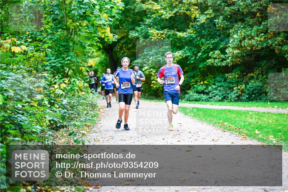 12.10.2025 - Bramfelder Halbmarathon 2025 Dr. Thomas Lammeyer http://msf.ph/oto/9354209 12.10.2025 10:49:34 Laufen 2759, 2030 meine-sportfotos.de
