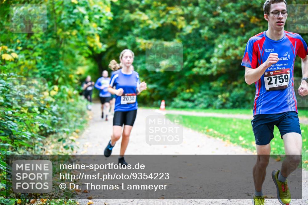 12.10.2025 - Bramfelder Halbmarathon 2025 Dr. Thomas Lammeyer http://msf.ph/oto/9354223 12.10.2025 10:49:37 Laufen 2030, 2759 meine-sportfotos.de