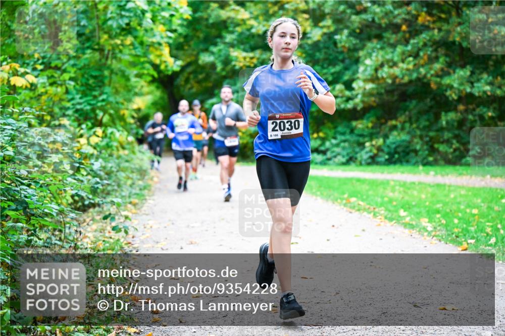 12.10.2025 - Bramfelder Halbmarathon 2025 Dr. Thomas Lammeyer http://msf.ph/oto/9354228 12.10.2025 10:49:38 Laufen 2030, 166 meine-sportfotos.de