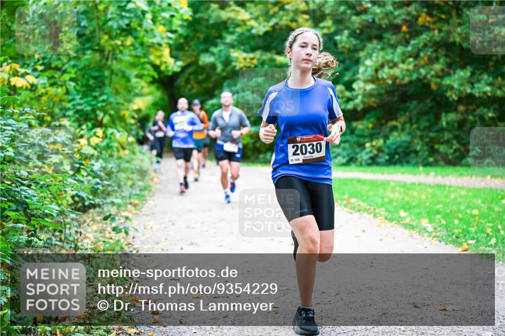 12.10.2025 - Bramfelder Halbmarathon 2025 Dr. Thomas Lammeyer http://msf.ph/oto/9354229 12.10.2025 10:49:38 Laufen 2030, 166 meine-sportfotos.de