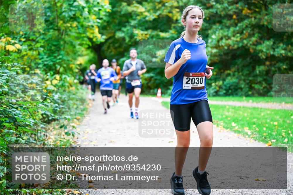 12.10.2025 - Bramfelder Halbmarathon 2025 Dr. Thomas Lammeyer http://msf.ph/oto/9354230 12.10.2025 10:49:38 Laufen 2030, 166 meine-sportfotos.de