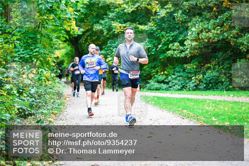 12.10.2025 - Bramfelder Halbmarathon 2025 Dr. Thomas Lammeyer http://msf.ph/oto/9354237 12.10.2025 10:49:39 Laufen 2960, 2890 meine-sportfotos.de