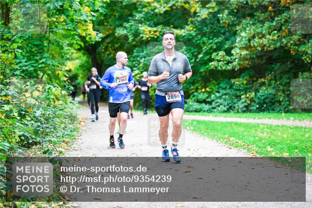 12.10.2025 - Bramfelder Halbmarathon 2025 Dr. Thomas Lammeyer http://msf.ph/oto/9354239 12.10.2025 10:49:39 Laufen 2960, 2890 meine-sportfotos.de