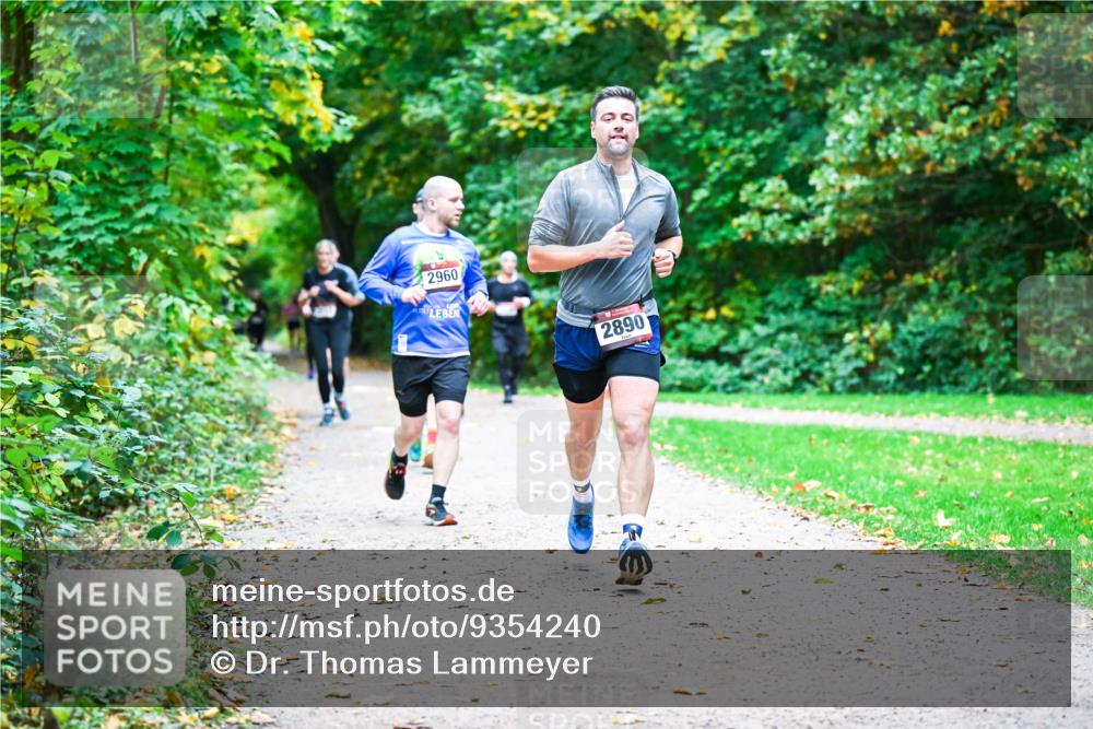 12.10.2025 - Bramfelder Halbmarathon 2025 Dr. Thomas Lammeyer http://msf.ph/oto/9354240 12.10.2025 10:49:39 Laufen 2960, 2890 meine-sportfotos.de