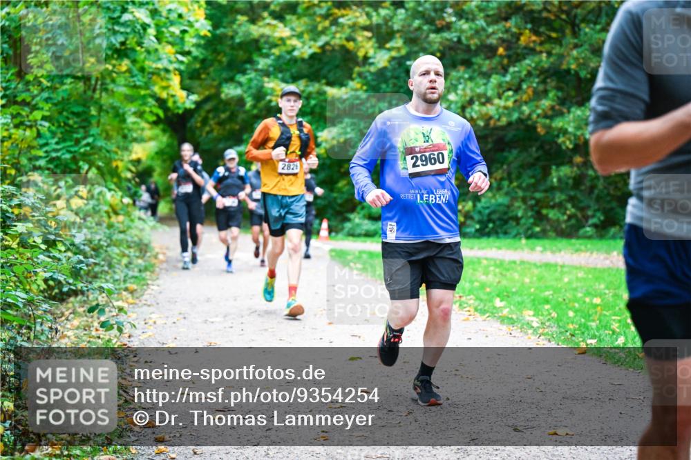 12.10.2025 - Bramfelder Halbmarathon 2025 Dr. Thomas Lammeyer http://msf.ph/oto/9354254 12.10.2025 10:49:42 Laufen 2826, 2960 meine-sportfotos.de