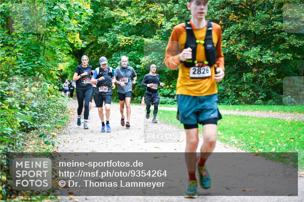 12.10.2025 - Bramfelder Halbmarathon 2025 Dr. Thomas Lammeyer http://msf.ph/oto/9354264 12.10.2025 10:49:44 Laufen 2112, 2535, 2469, 436, 2826 meine-sportfotos.de