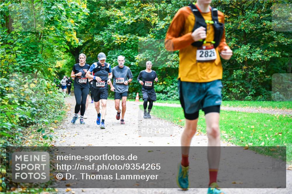 12.10.2025 - Bramfelder Halbmarathon 2025 Dr. Thomas Lammeyer http://msf.ph/oto/9354265 12.10.2025 10:49:44 Laufen 2112, 2469, 2436, 2535, 282 meine-sportfotos.de