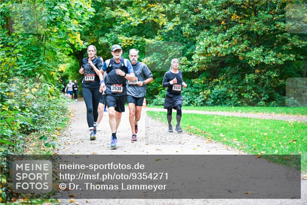12.10.2025 - Bramfelder Halbmarathon 2025 Dr. Thomas Lammeyer http://msf.ph/oto/9354271 12.10.2025 10:49:45 Laufen 2112, 2535, 2409, 2436 meine-sportfotos.de