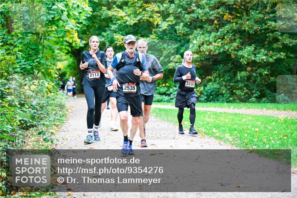 12.10.2025 - Bramfelder Halbmarathon 2025 Dr. Thomas Lammeyer http://msf.ph/oto/9354276 12.10.2025 10:49:45 Laufen 2112, 214, 2535, 2436 meine-sportfotos.de
