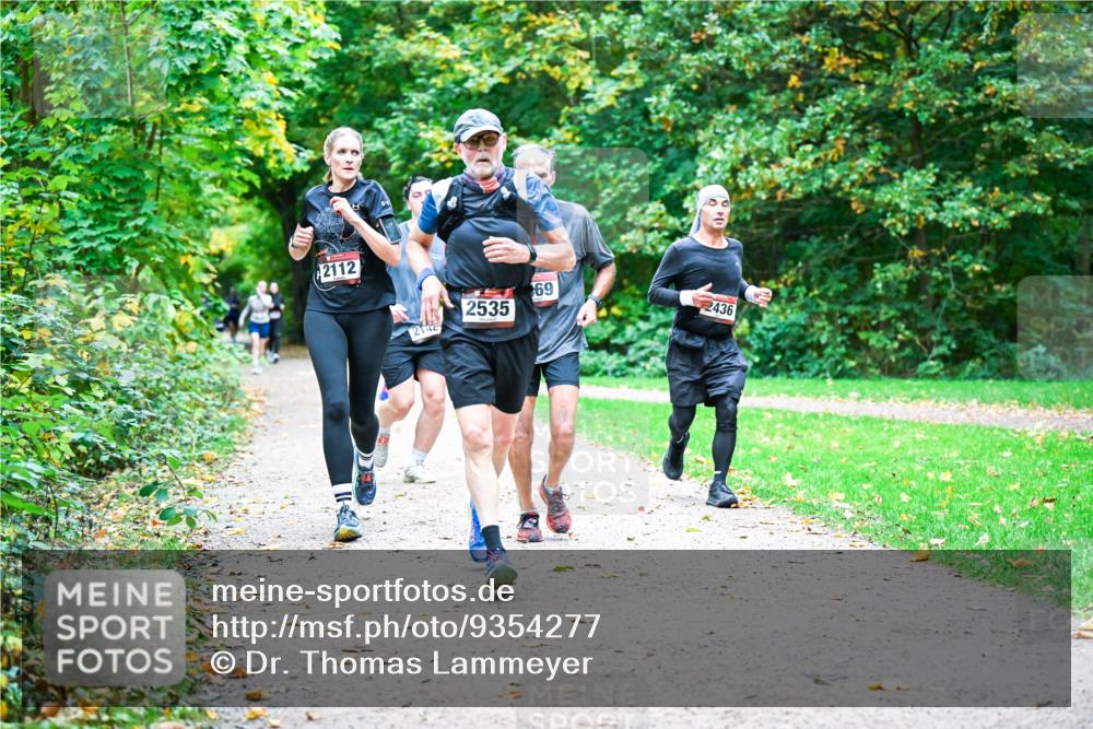 12.10.2025 - Bramfelder Halbmarathon 2025 Dr. Thomas Lammeyer http://msf.ph/oto/9354277 12.10.2025 10:49:46 Laufen 2112, 2142, 2535, 69, 2436 meine-sportfotos.de