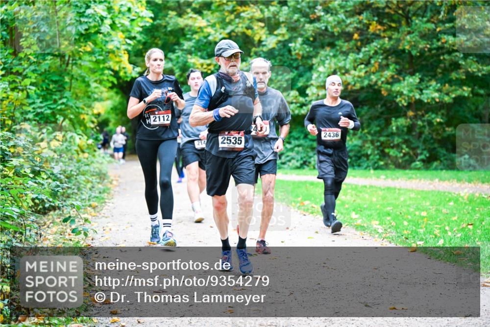 12.10.2025 - Bramfelder Halbmarathon 2025 Dr. Thomas Lammeyer http://msf.ph/oto/9354279 12.10.2025 10:49:46 Laufen 2112, 214, 2535, 2436 meine-sportfotos.de