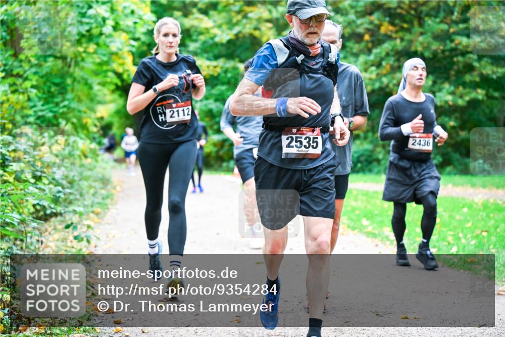 12.10.2025 - Bramfelder Halbmarathon 2025 Dr. Thomas Lammeyer http://msf.ph/oto/9354284 12.10.2025 10:49:47 Laufen 2112, 2535, 042, 2436 meine-sportfotos.de