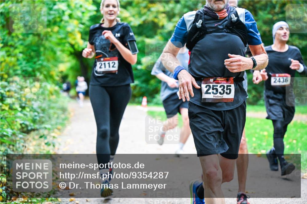 12.10.2025 - Bramfelder Halbmarathon 2025 Dr. Thomas Lammeyer http://msf.ph/oto/9354287 12.10.2025 10:49:47 Laufen 2112, 2535, 2436 meine-sportfotos.de