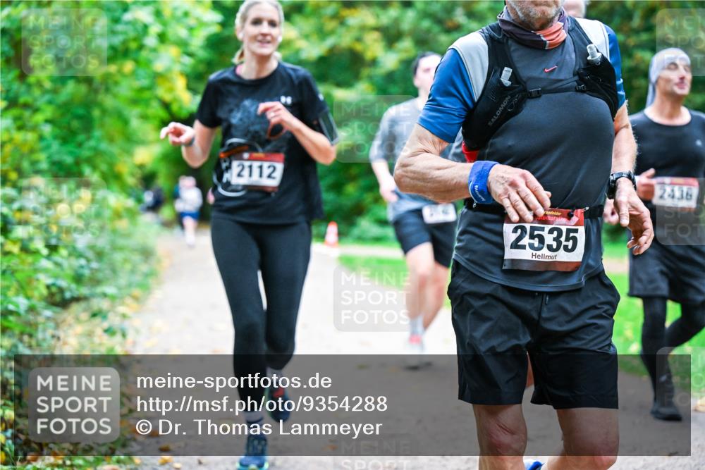 12.10.2025 - Bramfelder Halbmarathon 2025 Dr. Thomas Lammeyer http://msf.ph/oto/9354288 12.10.2025 10:49:47 Laufen 2112, 2535, 2436 meine-sportfotos.de