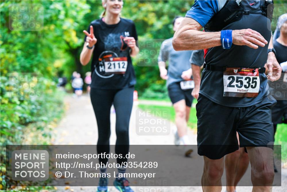 12.10.2025 - Bramfelder Halbmarathon 2025 Dr. Thomas Lammeyer http://msf.ph/oto/9354289 12.10.2025 10:49:47 Laufen 2112, 2535 meine-sportfotos.de