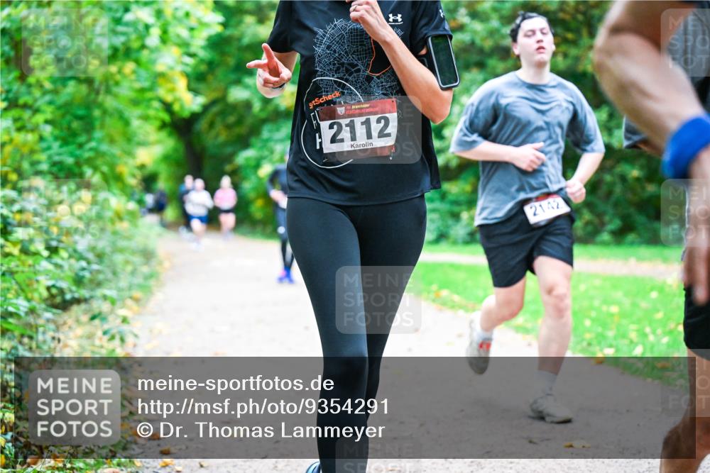 12.10.2025 - Bramfelder Halbmarathon 2025 Dr. Thomas Lammeyer http://msf.ph/oto/9354291 12.10.2025 10:49:48 Laufen 2112, 2142 meine-sportfotos.de