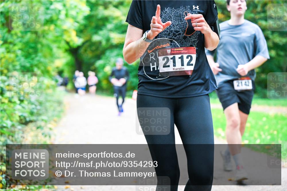 12.10.2025 - Bramfelder Halbmarathon 2025 Dr. Thomas Lammeyer http://msf.ph/oto/9354293 12.10.2025 10:49:48 Laufen 34, 2112, 2142 meine-sportfotos.de