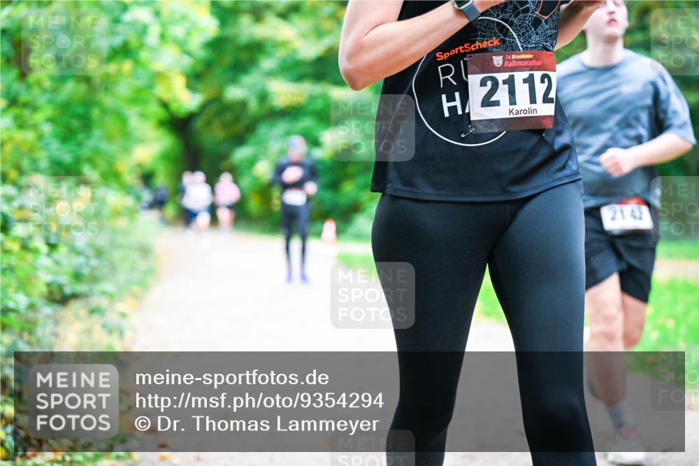12.10.2025 - Bramfelder Halbmarathon 2025 Dr. Thomas Lammeyer http://msf.ph/oto/9354294 12.10.2025 10:49:48 Laufen 34, 2112, 2143 meine-sportfotos.de