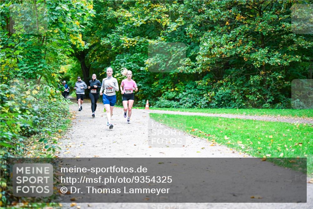 12.10.2025 - Bramfelder Halbmarathon 2025 Dr. Thomas Lammeyer http://msf.ph/oto/9354325 12.10.2025 10:49:53 Laufen 2105, 2105, 2172, 2178 meine-sportfotos.de