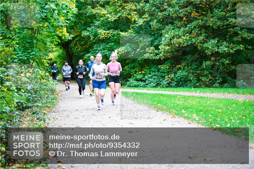 12.10.2025 - Bramfelder Halbmarathon 2025 Dr. Thomas Lammeyer http://msf.ph/oto/9354332 12.10.2025 10:49:54 Laufen 100, 2178, 2105, 2172 meine-sportfotos.de
