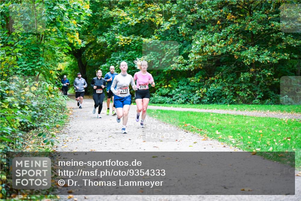 12.10.2025 - Bramfelder Halbmarathon 2025 Dr. Thomas Lammeyer http://msf.ph/oto/9354333 12.10.2025 10:49:55 Laufen 2105, 2178, 2172 meine-sportfotos.de
