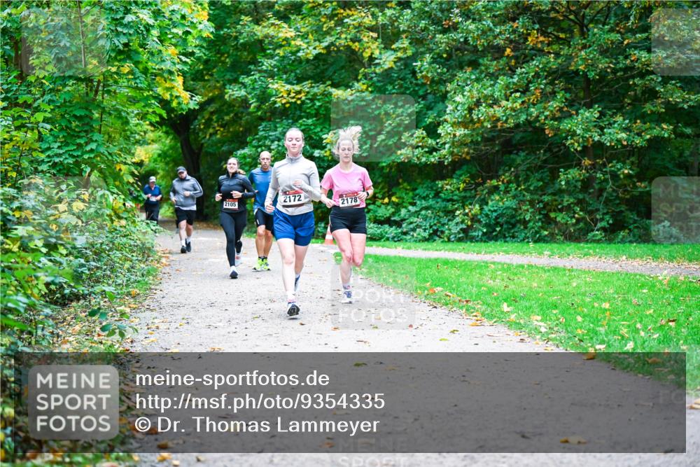 12.10.2025 - Bramfelder Halbmarathon 2025 Dr. Thomas Lammeyer http://msf.ph/oto/9354335 12.10.2025 10:49:55 Laufen 2105, 2172, 2178 meine-sportfotos.de