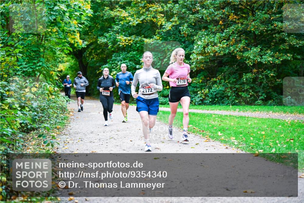 12.10.2025 - Bramfelder Halbmarathon 2025 Dr. Thomas Lammeyer http://msf.ph/oto/9354340 12.10.2025 10:49:56 Laufen 2105, 2172, 2178 meine-sportfotos.de