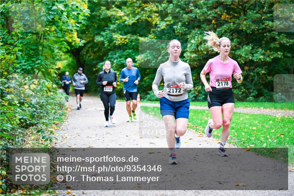 12.10.2025 - Bramfelder Halbmarathon 2025 Dr. Thomas Lammeyer http://msf.ph/oto/9354346 12.10.2025 10:49:56 Laufen 2178, 2105, 2172 meine-sportfotos.de