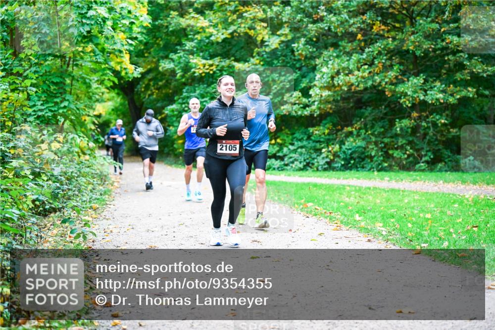 12.10.2025 - Bramfelder Halbmarathon 2025 Dr. Thomas Lammeyer http://msf.ph/oto/9354355 12.10.2025 10:49:58 Laufen 2105 meine-sportfotos.de
