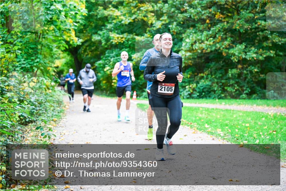 12.10.2025 - Bramfelder Halbmarathon 2025 Dr. Thomas Lammeyer http://msf.ph/oto/9354360 12.10.2025 10:49:59 Laufen 2554, 2105 meine-sportfotos.de