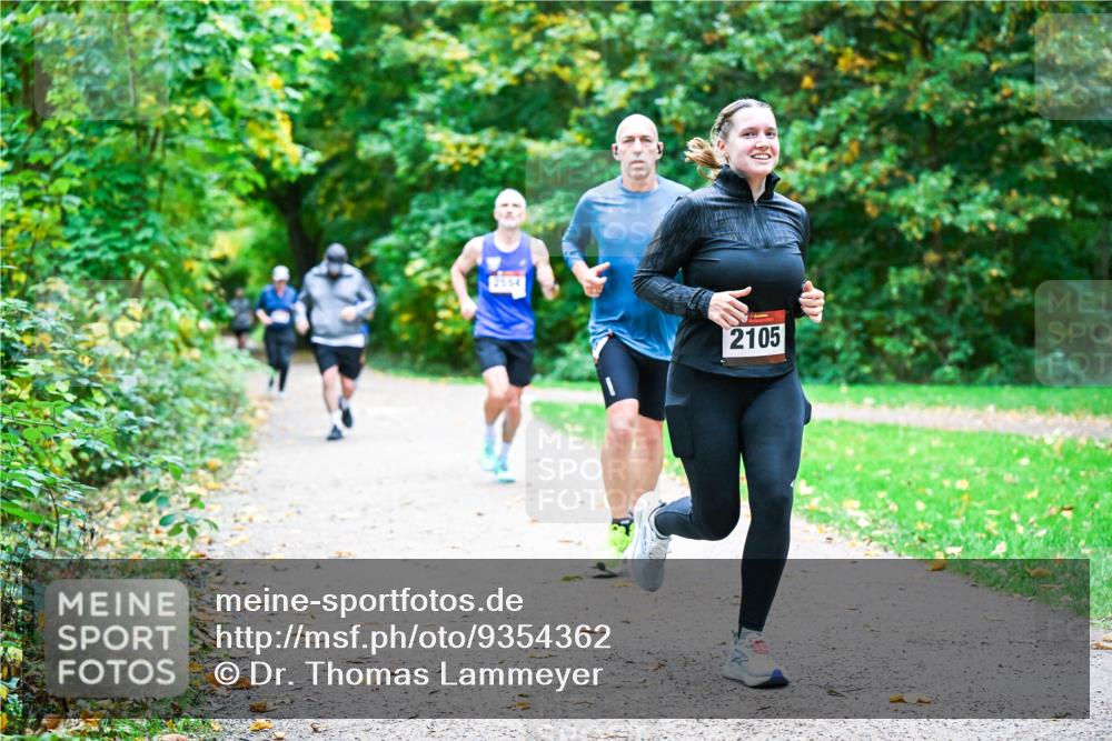 12.10.2025 - Bramfelder Halbmarathon 2025 Dr. Thomas Lammeyer http://msf.ph/oto/9354362 12.10.2025 10:49:59 Laufen 2554, 2105 meine-sportfotos.de
