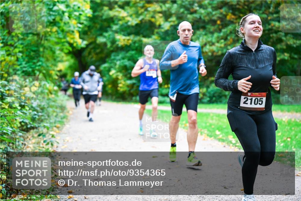12.10.2025 - Bramfelder Halbmarathon 2025 Dr. Thomas Lammeyer http://msf.ph/oto/9354365 12.10.2025 10:49:59 Laufen 2105 meine-sportfotos.de
