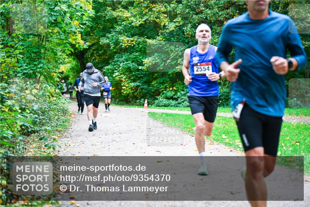 12.10.2025 - Bramfelder Halbmarathon 2025 Dr. Thomas Lammeyer http://msf.ph/oto/9354370 12.10.2025 10:50:00 Laufen 2554 meine-sportfotos.de