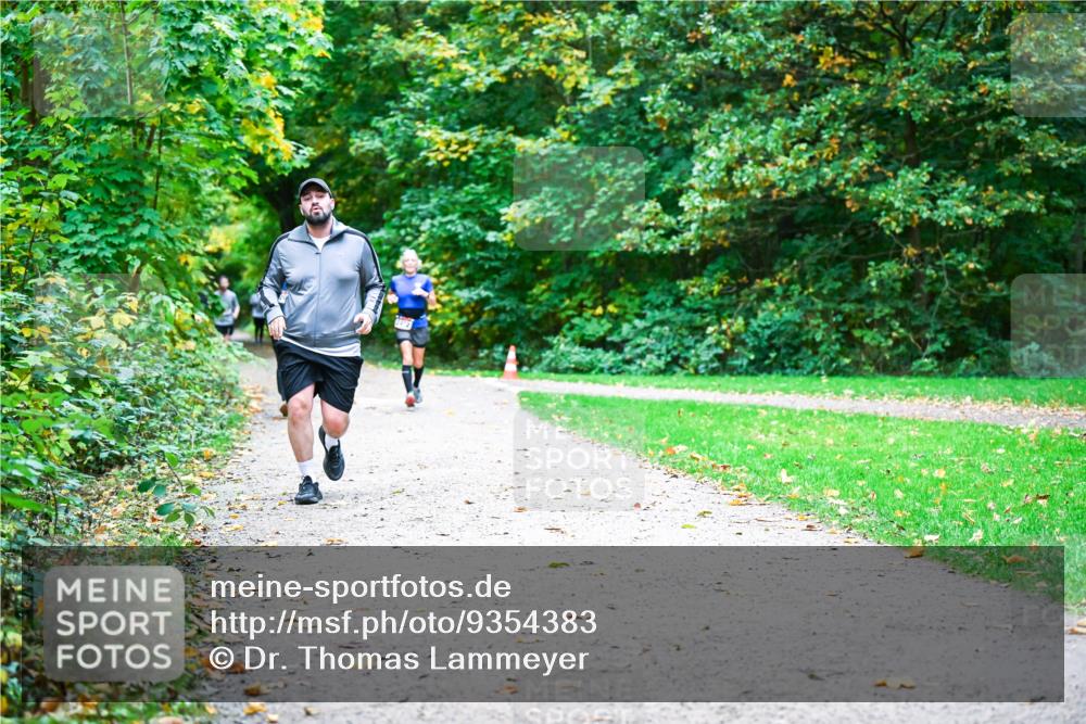 12.10.2025 - Bramfelder Halbmarathon 2025 Dr. Thomas Lammeyer http://msf.ph/oto/9354383 12.10.2025 10:50:02 Laufen  meine-sportfotos.de