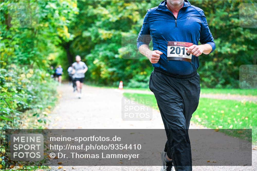 12.10.2025 - Bramfelder Halbmarathon 2025 Dr. Thomas Lammeyer http://msf.ph/oto/9354410 12.10.2025 10:50:09 Laufen 34, 2013 meine-sportfotos.de