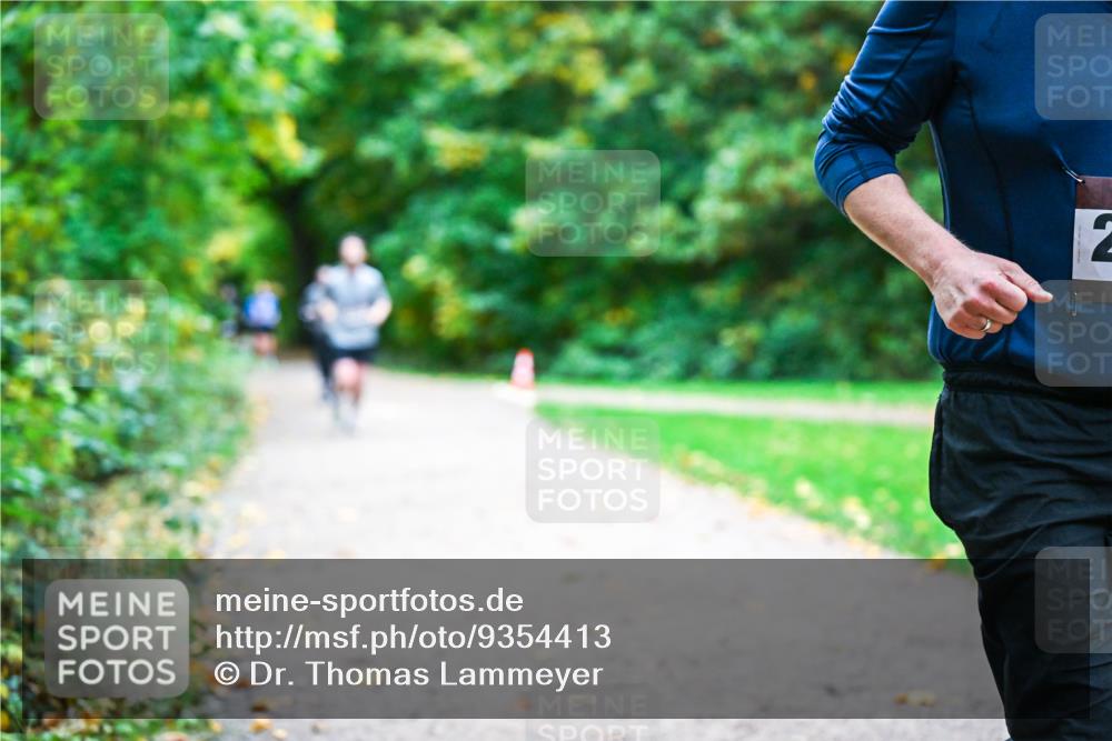 12.10.2025 - Bramfelder Halbmarathon 2025 Dr. Thomas Lammeyer http://msf.ph/oto/9354413 12.10.2025 10:50:09 Laufen 2 meine-sportfotos.de