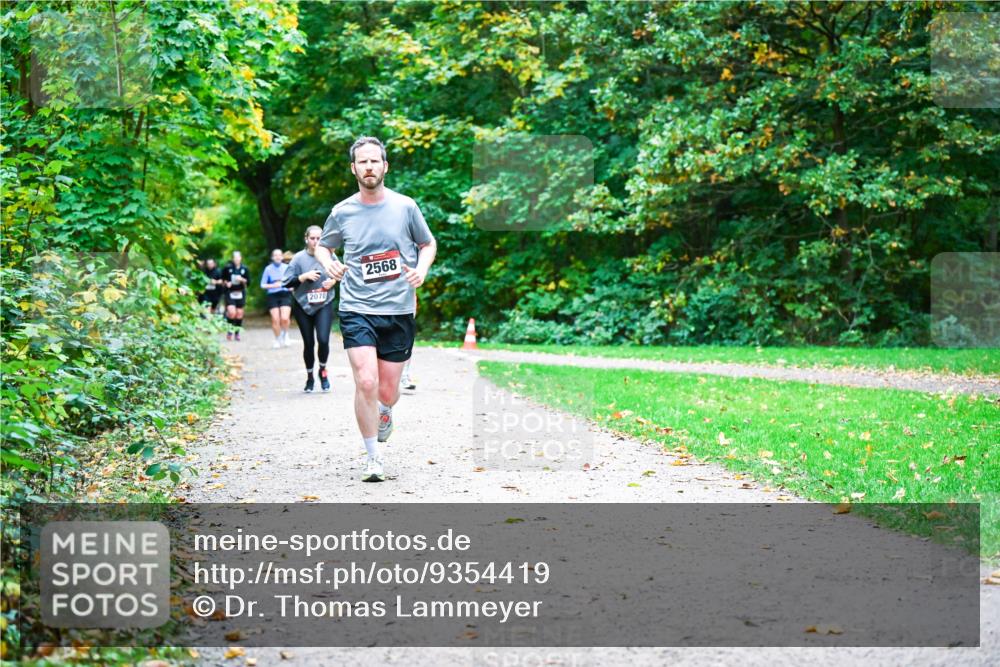 12.10.2025 - Bramfelder Halbmarathon 2025 Dr. Thomas Lammeyer http://msf.ph/oto/9354419 12.10.2025 10:50:13 Laufen 2070, 2568 meine-sportfotos.de