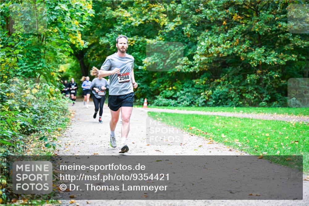 12.10.2025 - Bramfelder Halbmarathon 2025 Dr. Thomas Lammeyer http://msf.ph/oto/9354421 12.10.2025 10:50:13 Laufen 2070, 2568 meine-sportfotos.de