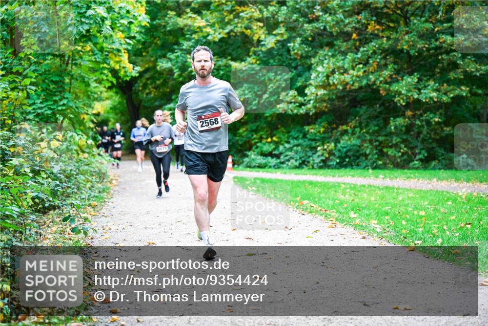 12.10.2025 - Bramfelder Halbmarathon 2025 Dr. Thomas Lammeyer http://msf.ph/oto/9354424 12.10.2025 10:50:13 Laufen 2070, 2568 meine-sportfotos.de