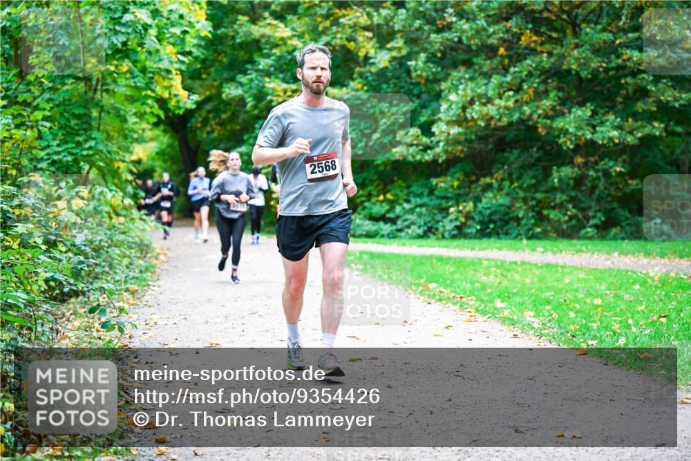 12.10.2025 - Bramfelder Halbmarathon 2025 Dr. Thomas Lammeyer http://msf.ph/oto/9354426 12.10.2025 10:50:13 Laufen 2071, 2568 meine-sportfotos.de