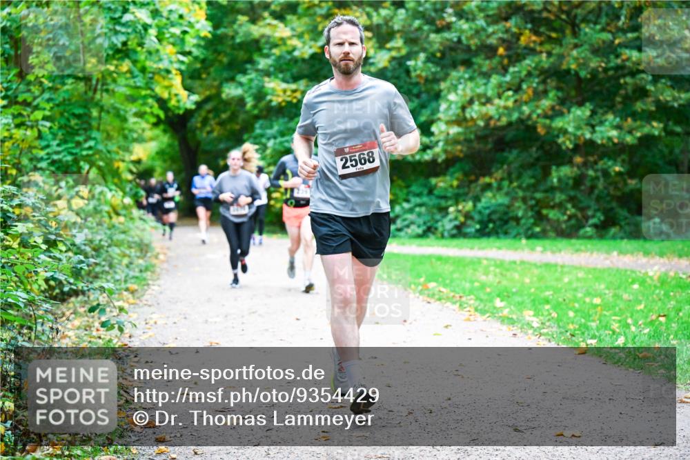 12.10.2025 - Bramfelder Halbmarathon 2025 Dr. Thomas Lammeyer http://msf.ph/oto/9354429 12.10.2025 10:50:14 Laufen 2568 meine-sportfotos.de