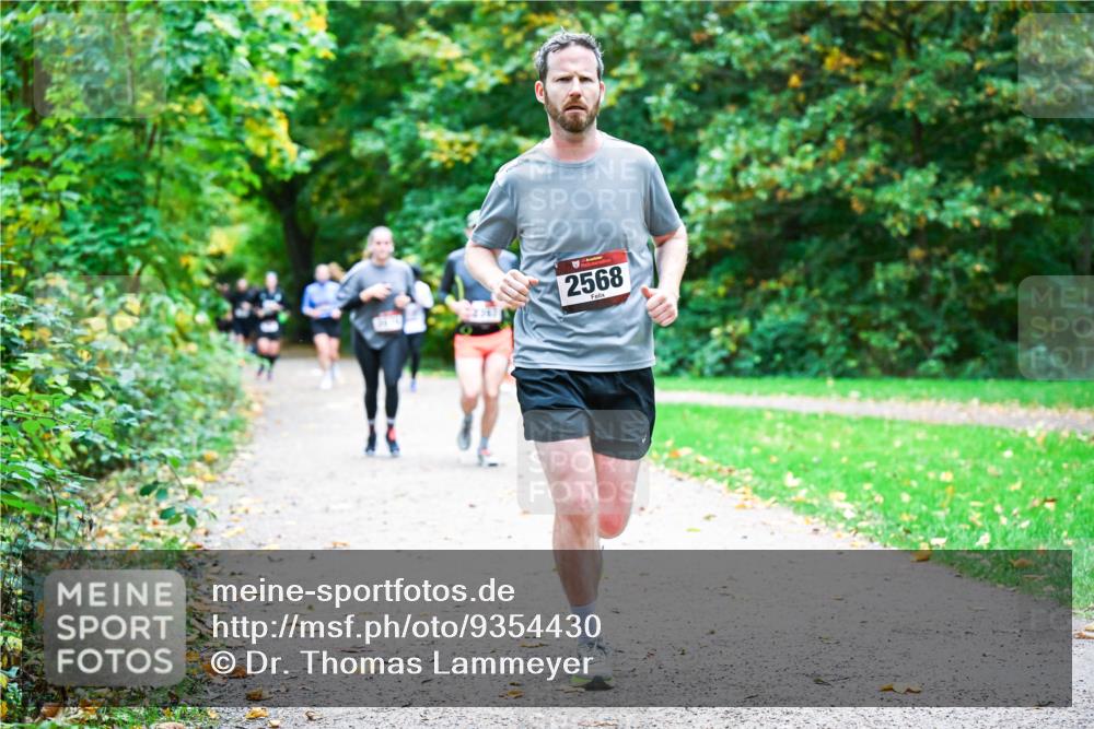 12.10.2025 - Bramfelder Halbmarathon 2025 Dr. Thomas Lammeyer http://msf.ph/oto/9354430 12.10.2025 10:50:14 Laufen 2568 meine-sportfotos.de