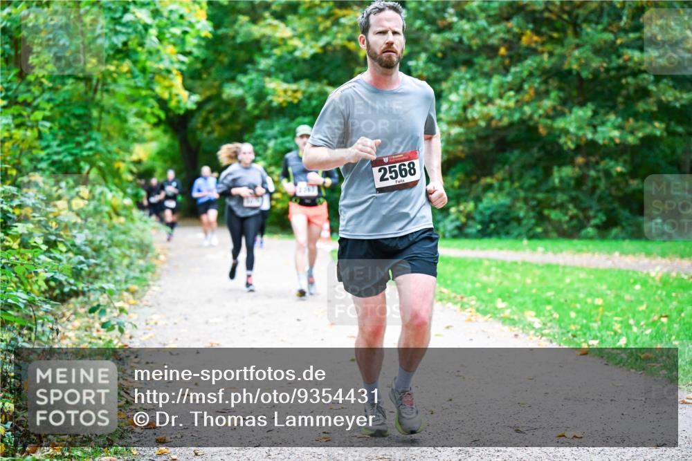 12.10.2025 - Bramfelder Halbmarathon 2025 Dr. Thomas Lammeyer http://msf.ph/oto/9354431 12.10.2025 10:50:14 Laufen 2367, 2568 meine-sportfotos.de