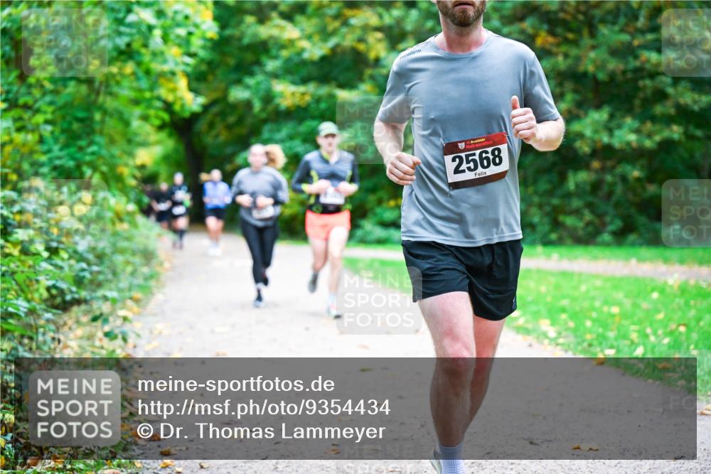 12.10.2025 - Bramfelder Halbmarathon 2025 Dr. Thomas Lammeyer http://msf.ph/oto/9354434 12.10.2025 10:50:15 Laufen 34, 2568 meine-sportfotos.de